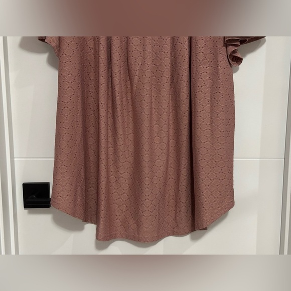 🌟Like New🌟 Women's Short Sleeve Blouse- Size XXL - Picture 8 of 8